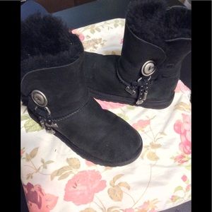 UGG BOOTS WITH CHARMS